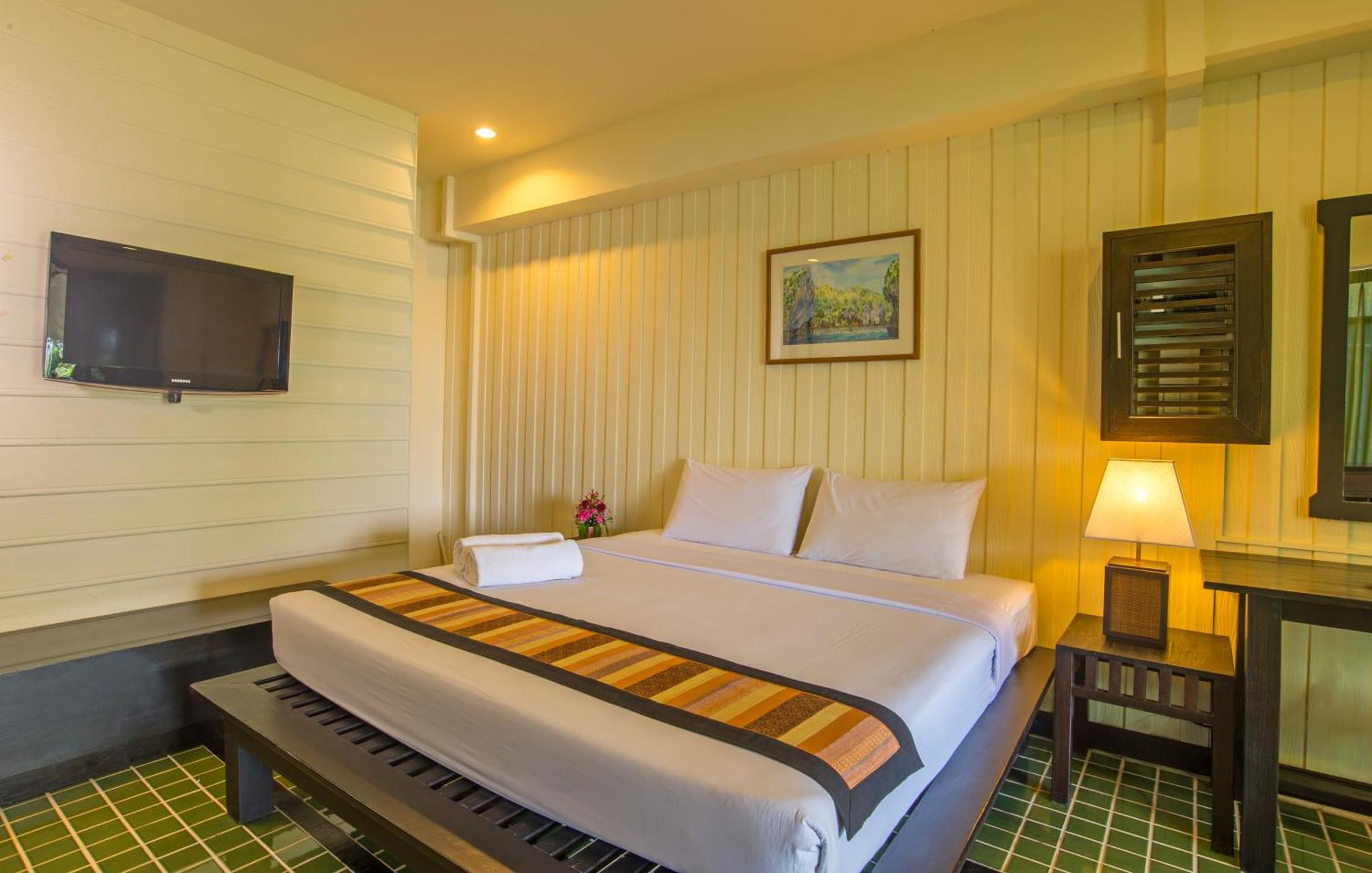 Krabi City Seaview Hotel Room photo